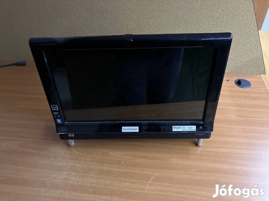 Asztali számítógép és monitorok