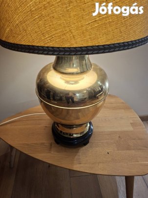 Asztali vagy komód lámpa