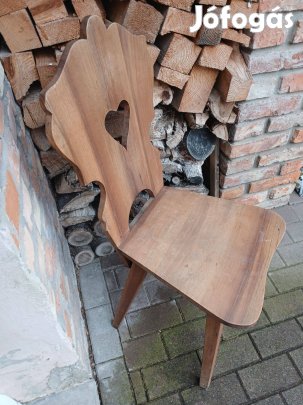 Asztalos által készített