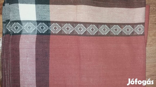 Asztalterítő eladó - 146 x 121 cm