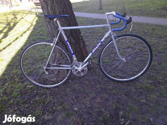 Atala versenykerékpár