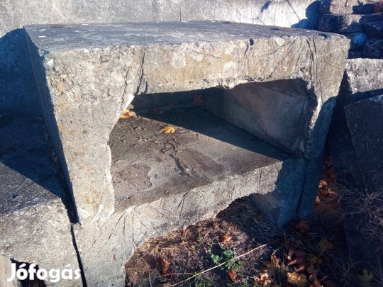 Átereszként használható beton elemek