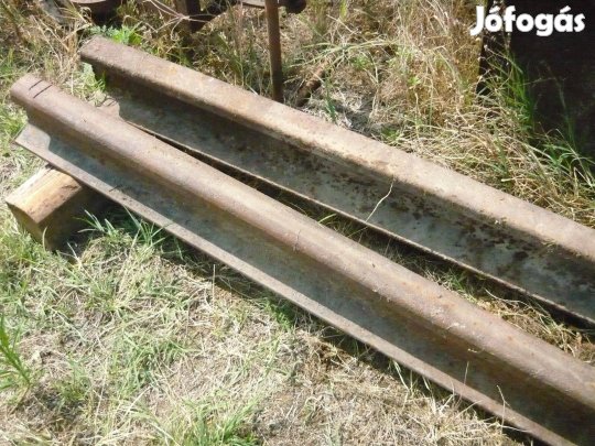 Áthidaló gerenda vasúti sín