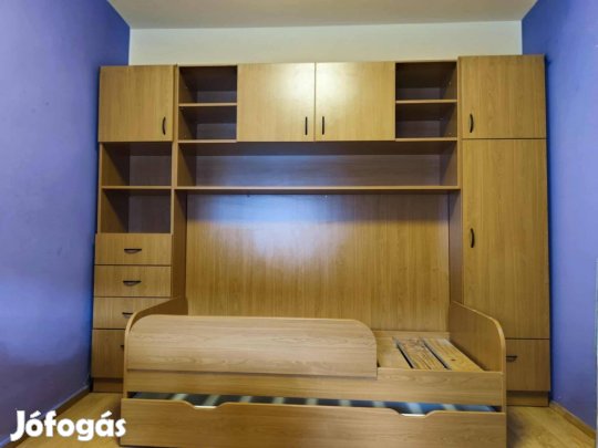 Áthidalós szekrénysor 