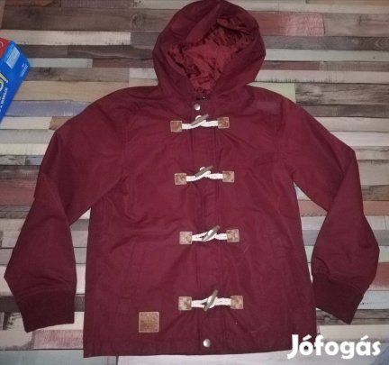 Átmeneti bordó színű kabát érdekes gombolással