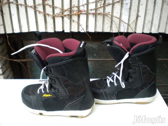 Atomic 42-es snowboard cipő bakancs