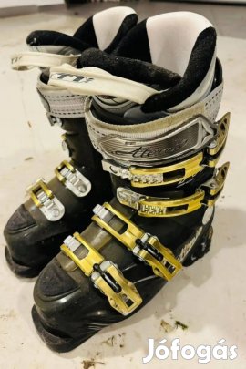 Atomic női sícipő 23-23,5 méret szép állapot