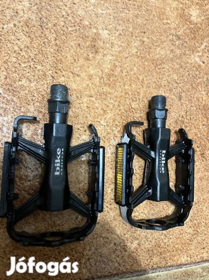 Attitude bike pedál