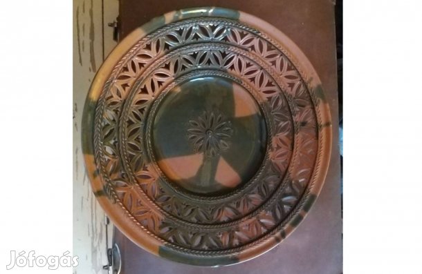 Áttört mintás fali tál