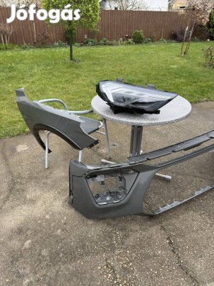 Audi A1 2023 alkatrészei eladók X7G