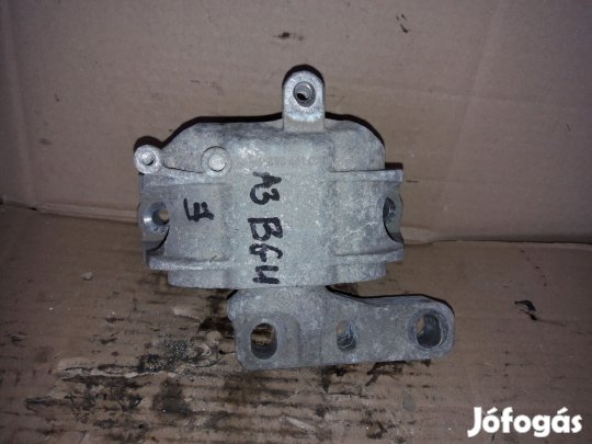 Audi A3 8P Bal Motortartó Bak