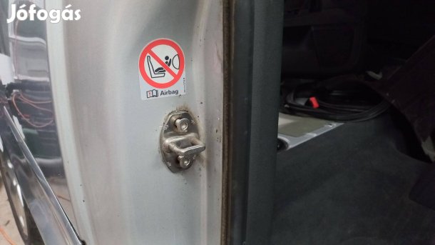 Audi A3 8P ajtó zárnyelv