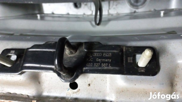 Audi A3 8P csomagtér ajtó zárnyelv