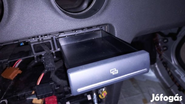 Audi A3 8P kinyitható tároló rekesz - névjegykártya tartó