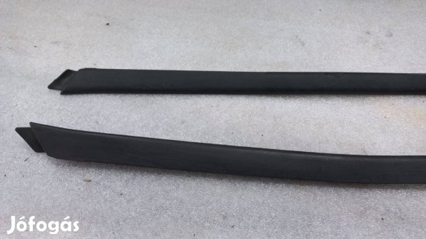 Audi A3 8P szélvédő díszlécek (2db)