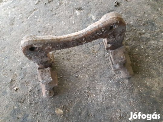 Audi A4 B5 Bal Hátsó Féknyereg Tartó