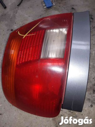 Audi A4 B5 Bal Hátsó Lámpa