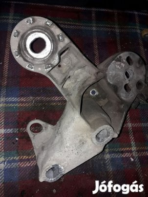 Audi A4 B5 Motortartó Bak