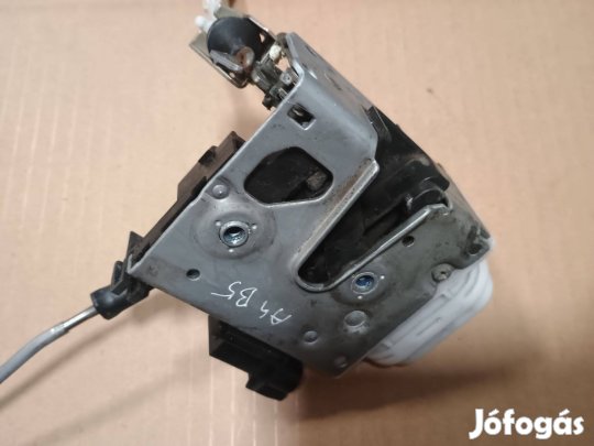 Audi A4 B5 jobb első ajtózár 4D1 837 016D