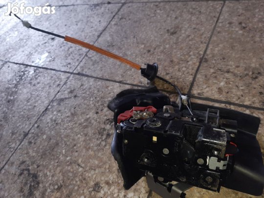Audi A4 B6 Bal Hátsó Ajtó Zárszerkezet + Központizár Motor