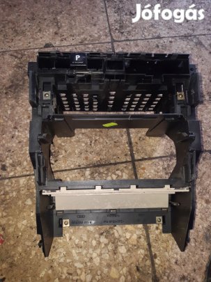 Audi A4 B6 Középkonzol Keret