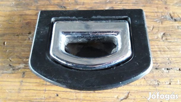 Audi A4 B6 Rakományrögzítő Fül