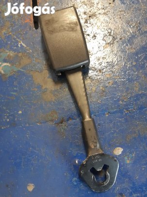 Audi A4 B7 Bal Első Biztonsági Öv Csatlakozó