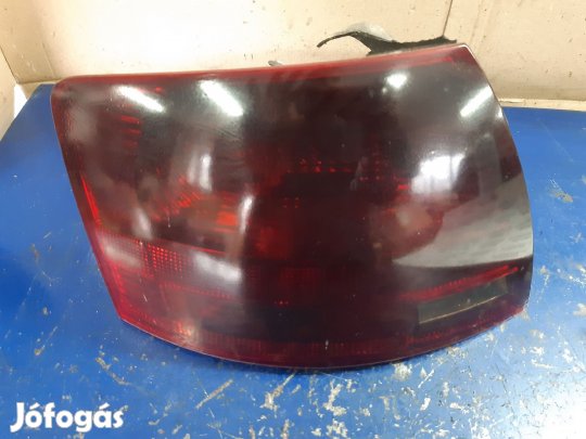 Audi A4 B7 Bal Hátsó Lámpabúra