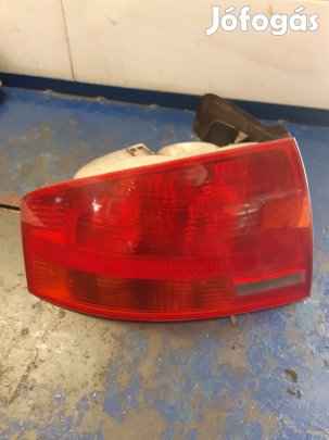 Audi A4 B7 Bal Hátsó Lámpabúra