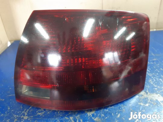 Audi A4 B7 Jobb Hátsó Lámpabúra