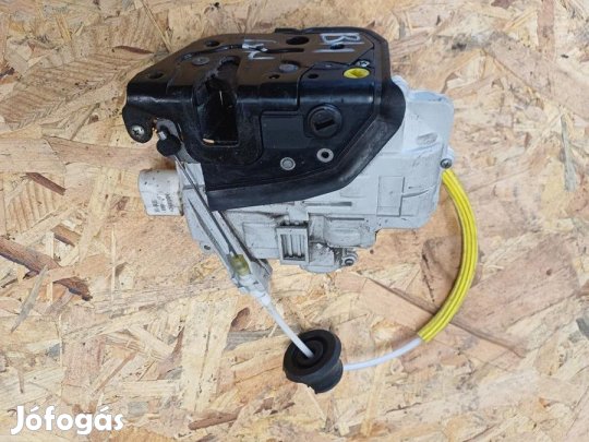 Audi A4 B7  (2004-2008) Bal Hátsó Ajtó Központizár