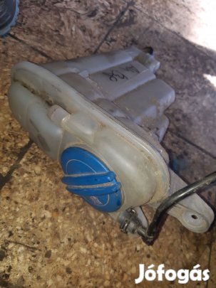 Audi A4 B8 Kiegyenlítő Tartály