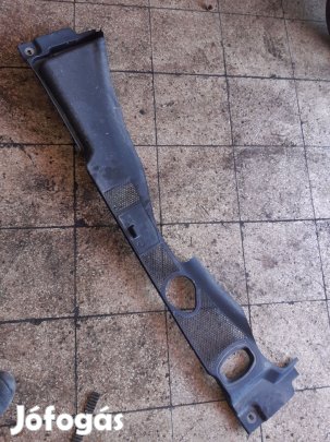 Audi A4 B8 Levélrács