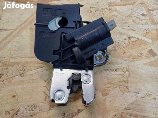 Audi A4 B8 Sedán (2008-2015) Csomagtérajtó Központizár