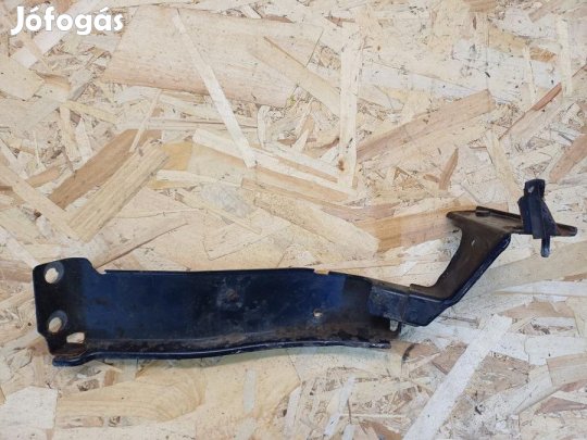 Audi A4 B8 (2008-2015) Jobb Első Sárvádő Tartó