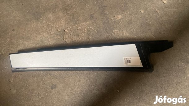 Audi A4 Bal külső hátsó rátét, ablakkárpit 8K0839901 eladó