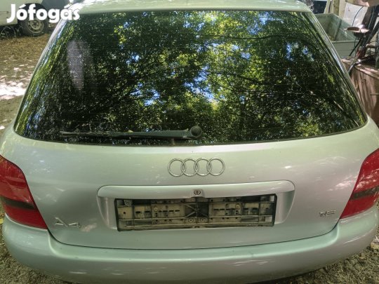 Audi A4 csomagtérajtó