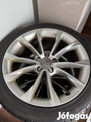 Audi A5 gyári felni garnitúra téli gumikkal