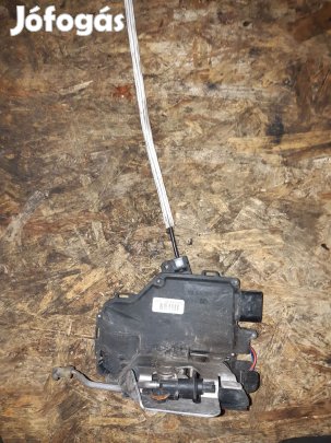 Audi A6 C5 Jobb Első Ajtó Zárszerkezet + Központizár Motor