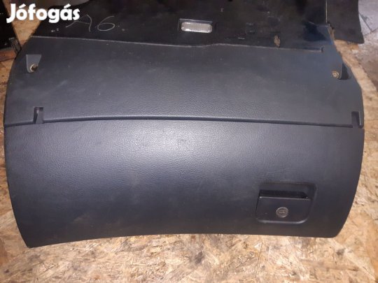 Audi A6 C5 Kesztyűtartó