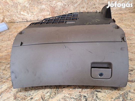 Audi A6 C5 (1998-2004) Kesztyűtartó