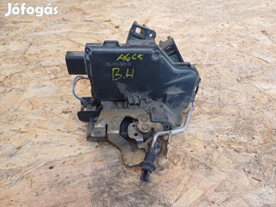 Audi A6 C5  (1998-2004) Bal Hátsó Ajtó Központizár