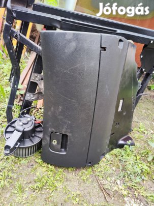 Audi A6 C5 fekete kesztyűtartó 1997-2004