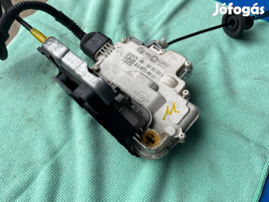 Audi Q3 bal első ajtózár