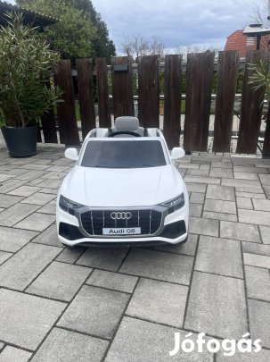 Audi Q8 elektromos gyerekauto eladó!