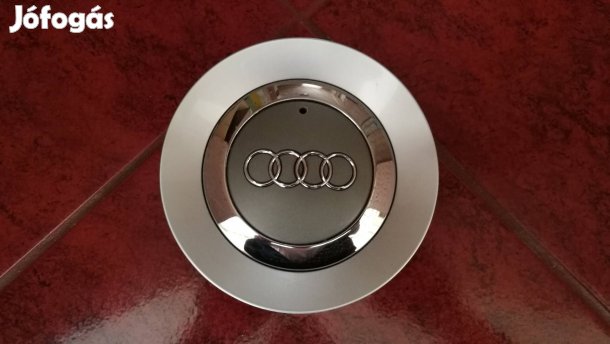 Audi gyári csavartakaró eladó