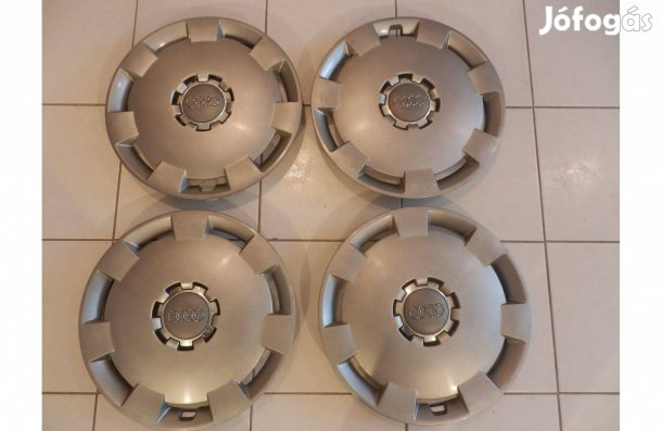 Audi márkajeles 16 colos műanyag dísztárcsa (spanyol) 4 db