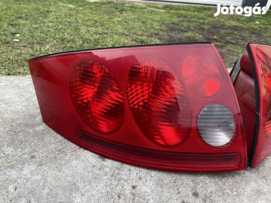 Audi tt 8n hatso Lampa 