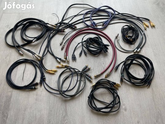 Audió kábelek , magnó , erősitő