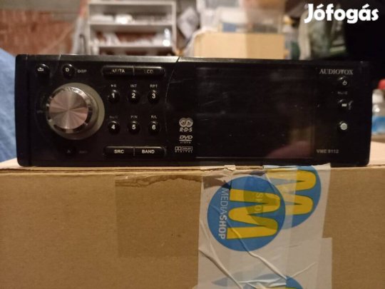 Audiovox autórádió DVD-lejátszóval és kijelzővel